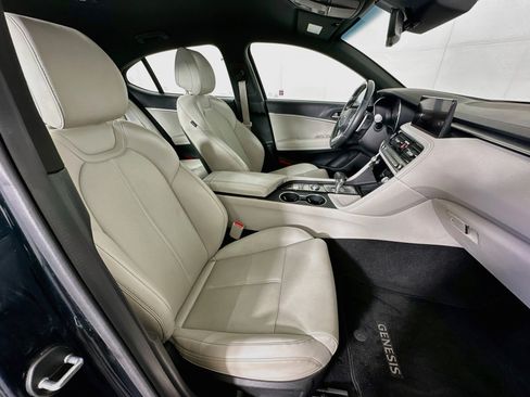 Used 2024 Genesis G70 2.5T RWD image 32