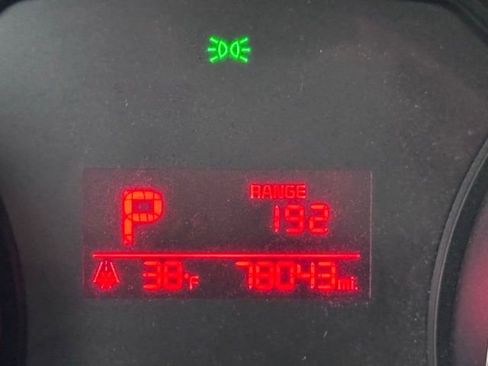 Used 2017 Kia Sedona L image 11