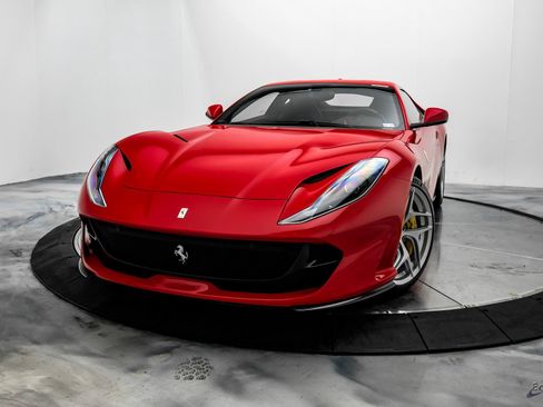 Used 2018 Ferrari 812 Superfast image 4