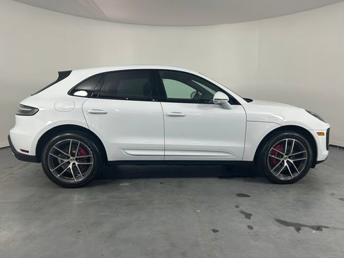 Certified 2025 Porsche Macan S AWD/4WD image 8