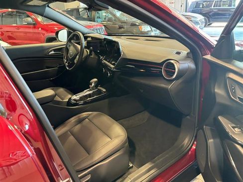 Used 2025 Chevrolet Trax RS w/ Driver Confidence Package FWD image 11