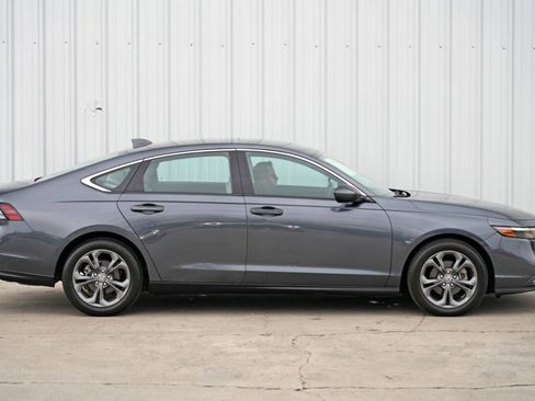 Used 2023 Honda Accord EX image 48