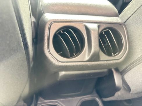 Used 2024 Jeep Wrangler Unlimited Sport AWD/4WD image 14