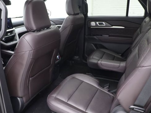 Used 2025 Ford Explorer Platinum w/ LUX Leather Package AWD/4WD image 11