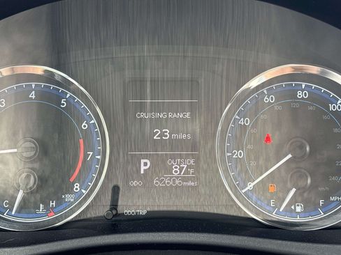 Used 2018 Toyota Corolla LE FWD image 16