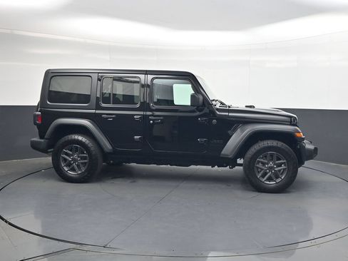 Used 2025 Jeep Wrangler Sport S AWD/4WD image 4