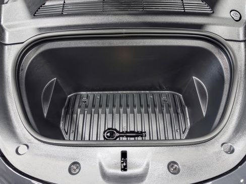 Used 2025 Tesla Model Y Long Range RWD image 24