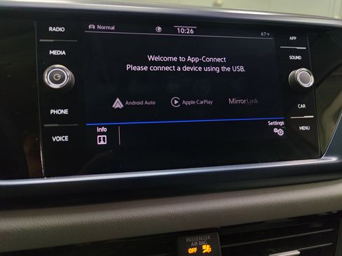 Certified 2023 Volkswagen Taos SE w/ Panoramic Sunroof Package image 20