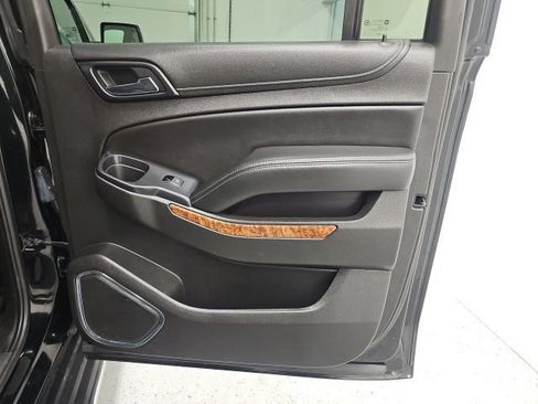 Used 2018 Chevrolet Suburban Premier image 39