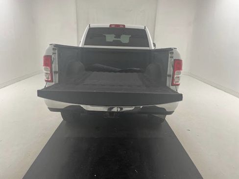 Used 2022 RAM 2500 Tradesman w/ Chrome Appearance Group AWD/4WD image 5