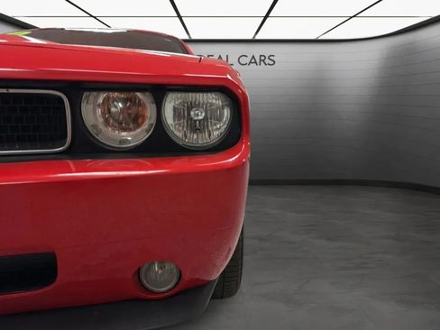 Used 2010 Dodge Challenger SE RWD image 29