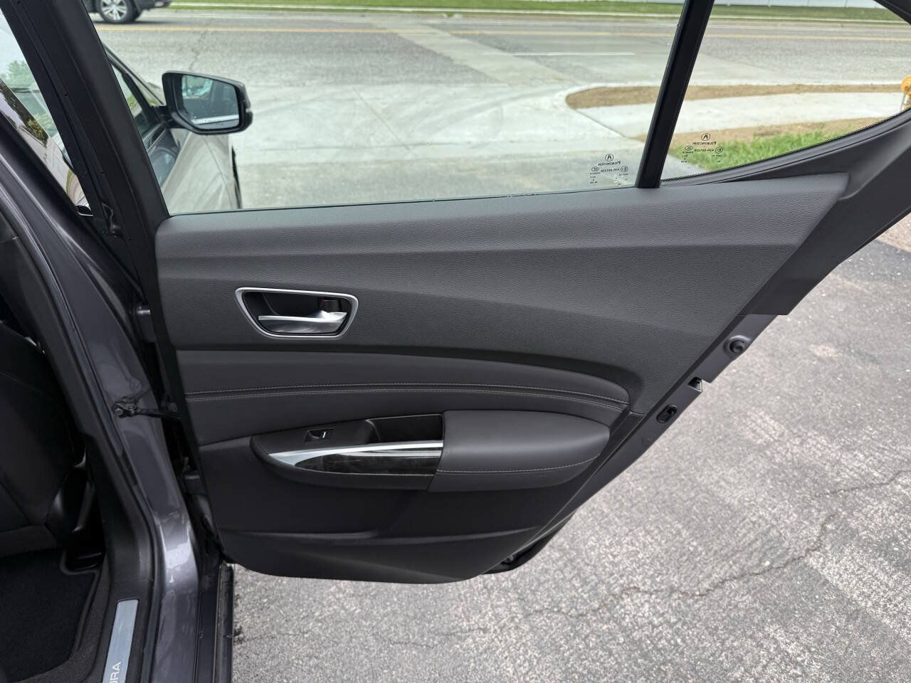 Used 2020 Acura TLX FWD image 11