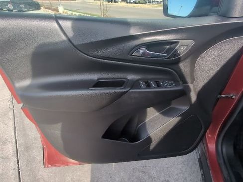 Used 2021 Chevrolet Equinox LT image 10