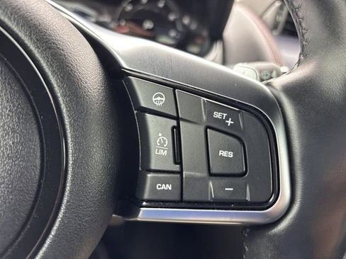 Used 2022 Jaguar F-TYPE Coupe RWD image 30