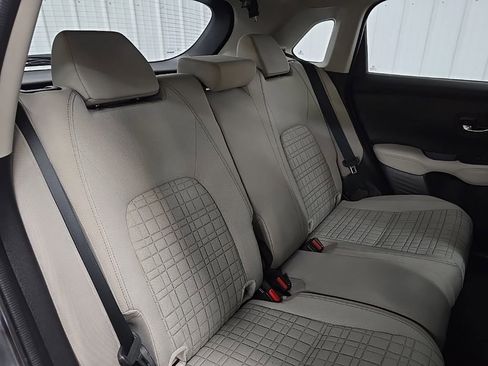 Used 2023 Honda HR-V LX image 16