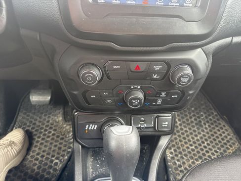 Used 2021 Jeep Renegade Sport w/ Sport Appearance Group image 15