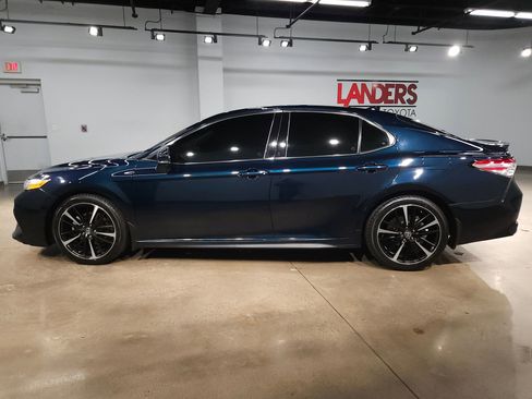 Used 2020 Toyota Camry XSE image 4