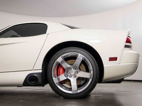 Used 2006 Dodge Viper SRT-10 w/ VOI9 Edition image 12