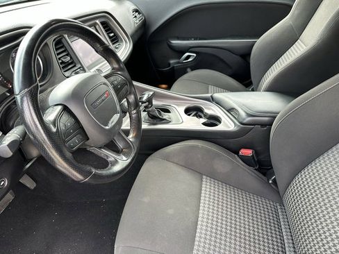 Used 2022 Dodge Challenger GT image 7