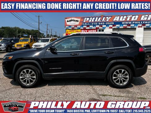 Used 2019 Jeep Cherokee Latitude Plus AWD/4WD image 4