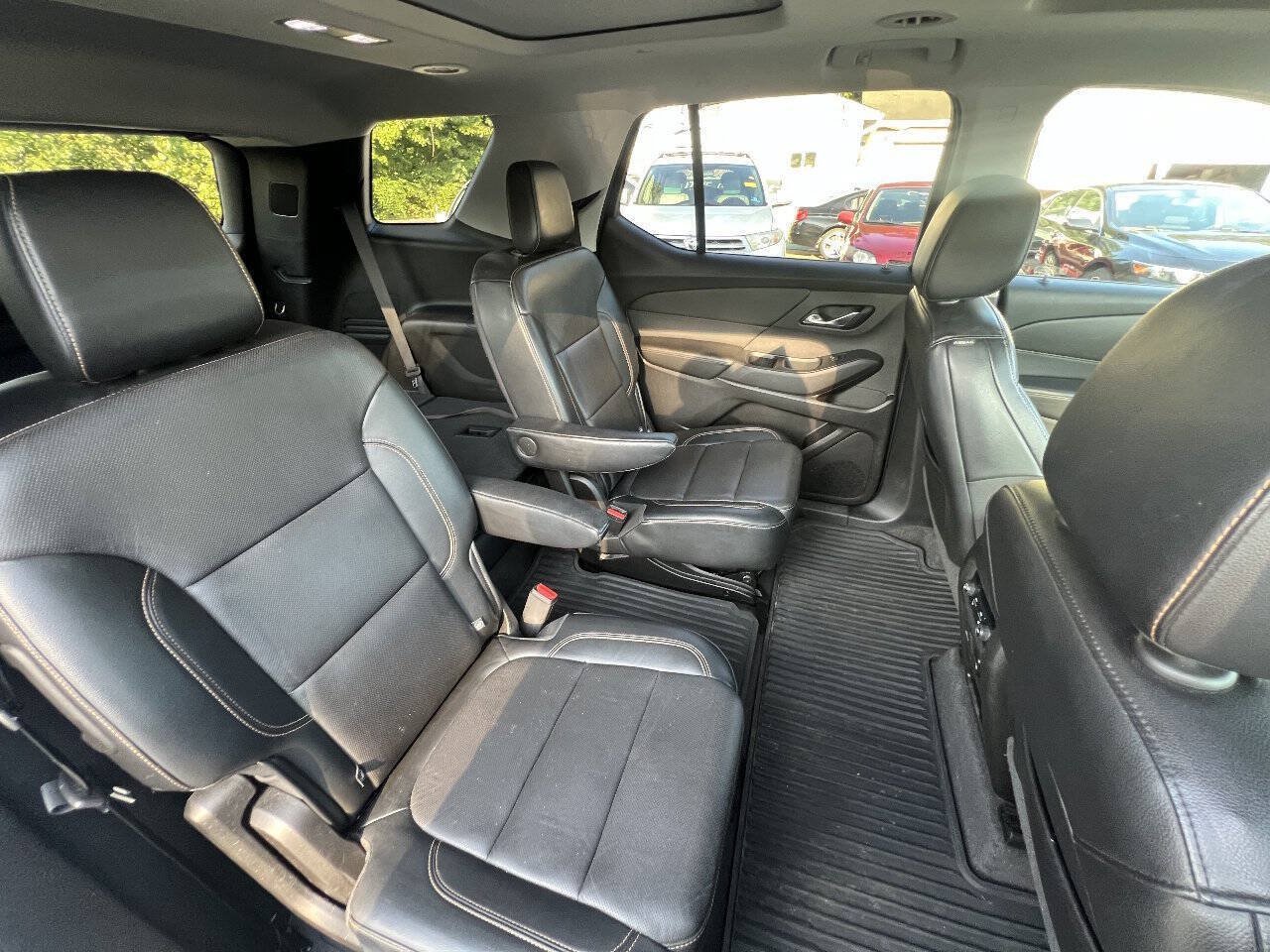 Used 2018 Chevrolet Traverse Premier w/ Redline Edition AWD/4WD image 16