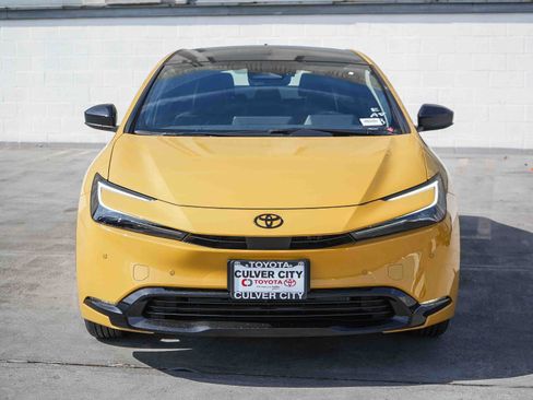 New 2026 Toyota Prius Plug-In Hybrid FWD image 2