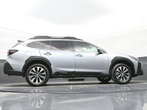 Used 2025 Subaru Outback Touring XT image 41