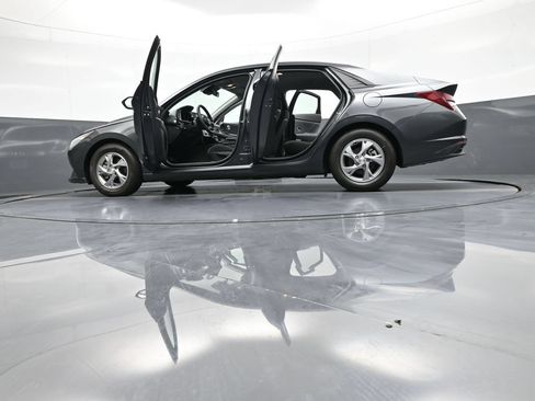 Certified 2021 Hyundai Elantra SE FWD image 48