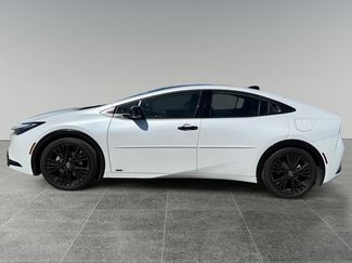 Used 2025 Toyota Prius AWD video 2