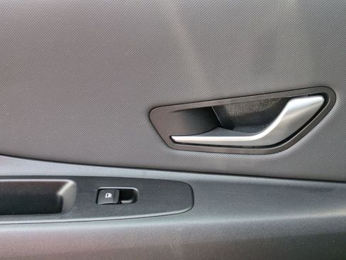 Used 2025 Hyundai Elantra SEL FWD image 26