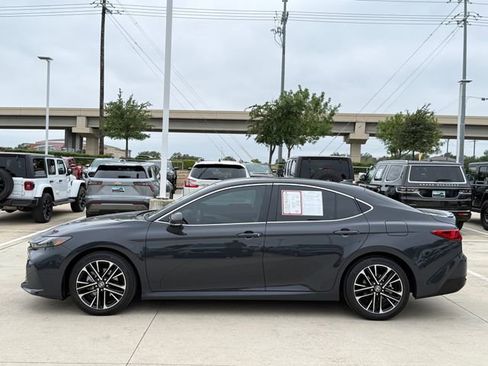 Used 2025 Toyota Camry XLE FWD image 7