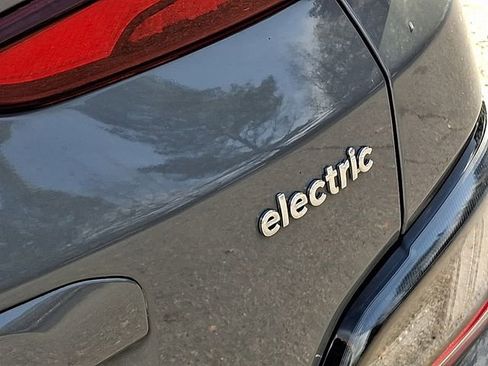 Used 2023 Hyundai Kona Limited image 44