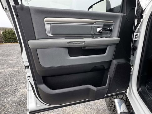 Used 2016 RAM 2500 SLT image 27