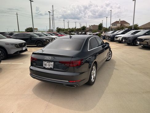 Used 2019 Audi A4 2.0T Premium FWD image 11
