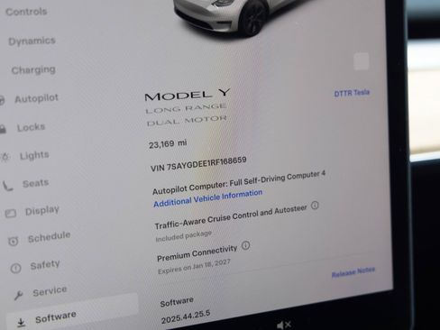Used 2024 Tesla Model Y Long Range AWD/4WD image 20