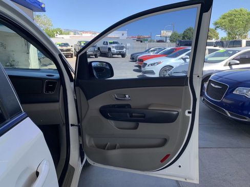 Used 2016 Kia Sedona L FWD image 12