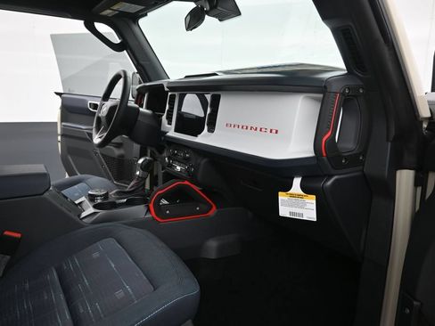 New 2026 Ford Bronco Heritage Edition AWD/4WD image 24