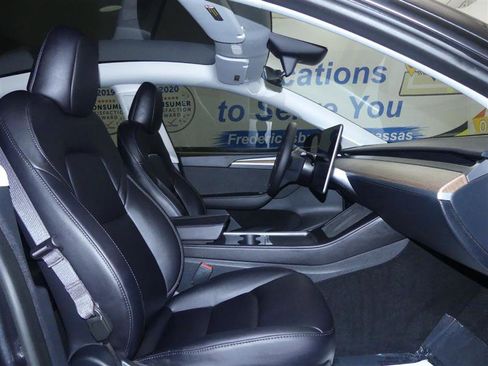 Used 2024 Tesla Model Y 2WD image 7