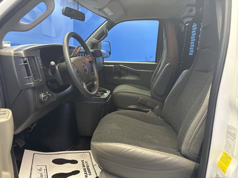 Used 2024 GMC Savana 2500 w/ Driver Convenience Package RWD image 12
