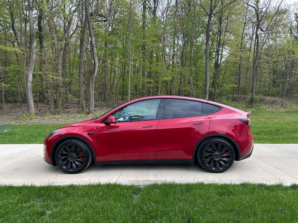 Used 2023 Tesla Model Y Performance AWD/4WD image 3