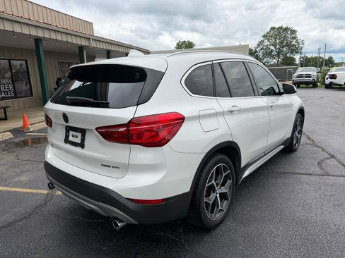 Used 2018 BMW X1 sDrive28i w/ Convenience Package FWD image 3