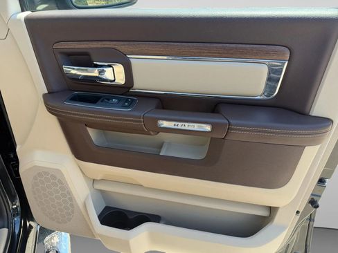 Used 2018 RAM 1500 Laramie w/ Convenience Group AWD/4WD image 33