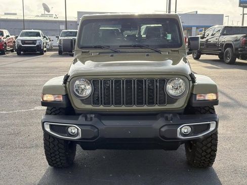 Used 2025 Jeep Gladiator Sport image 8