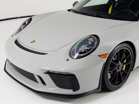 Used 2018 Porsche 911 GT3 RWD image 56