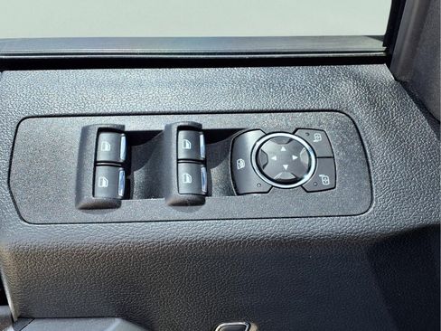 Used 2018 Ford F150 XLT w/ Equipment Group 302A Luxury AWD/4WD image 19