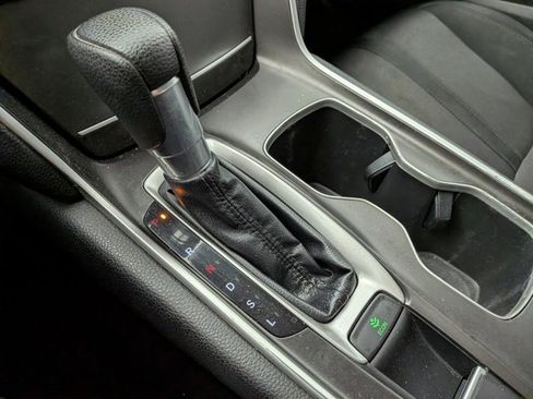 Used 2018 Honda Accord EX image 17