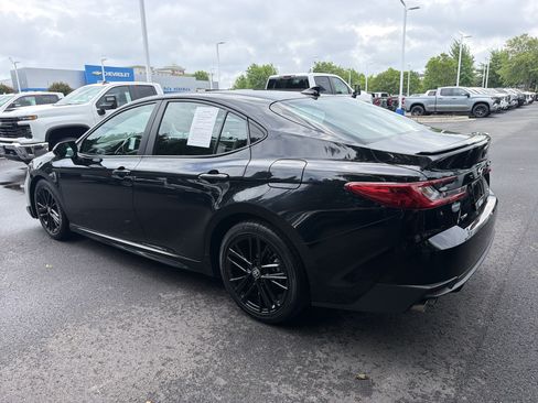 Used 2025 Toyota Camry SE FWD image 8