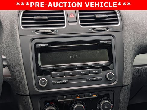 Used 2013 Volkswagen Golf 4-Door FWD image 29