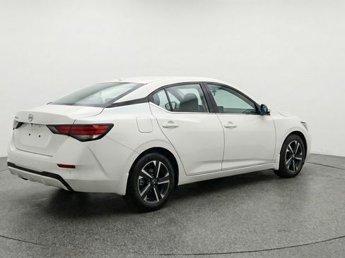 Used 2025 Nissan Sentra SV image 9