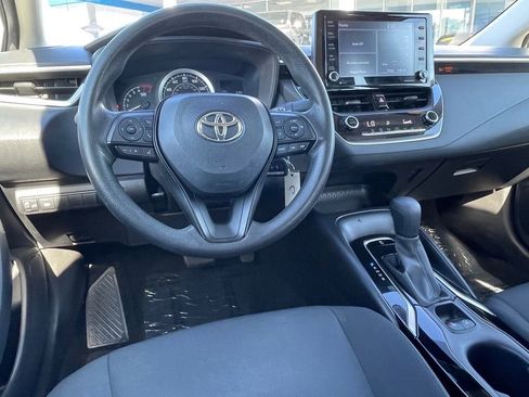 Used 2022 Toyota Corolla LE image 9